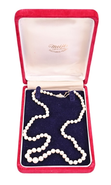 Meijis Pearl Necklace With Case